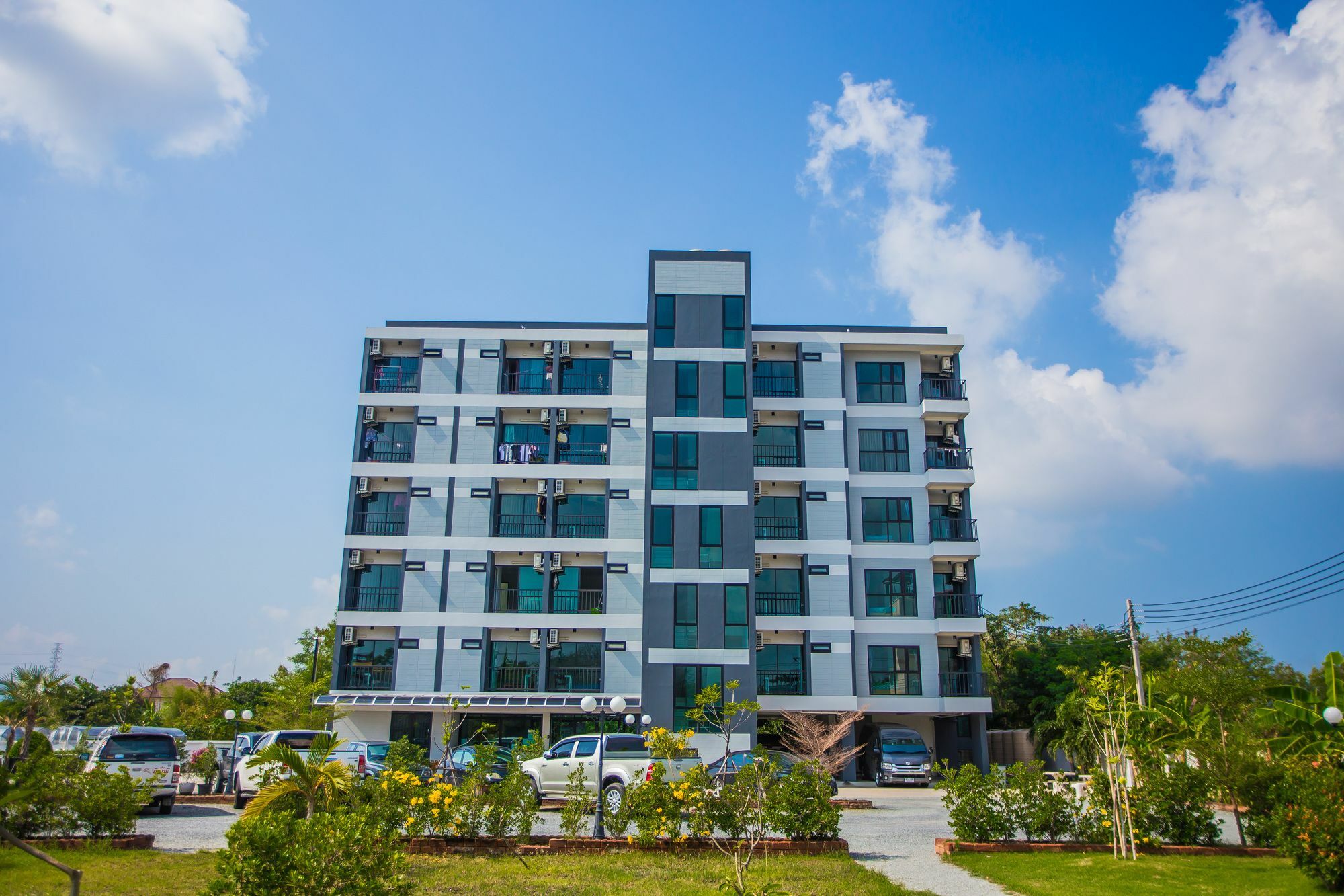 Promsook Apartment Чонбури Екстериор снимка